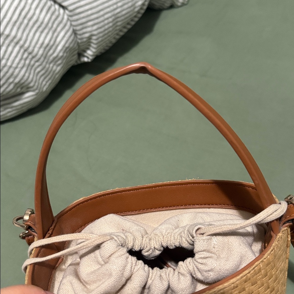 Forever 21 Woven Bucket Bag - Picture 7 of 10